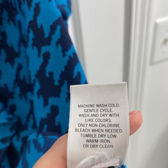 EUC Banana Republic Houndstooth Button Down Ruffle Blouse Sz S - Picture 3 of 4